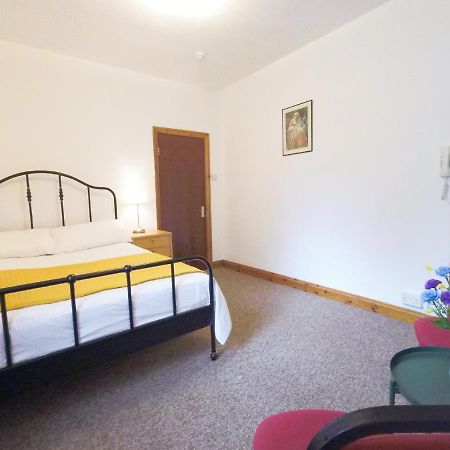 Carnation Flat A In Wembley Leilighet London Eksteriør bilde