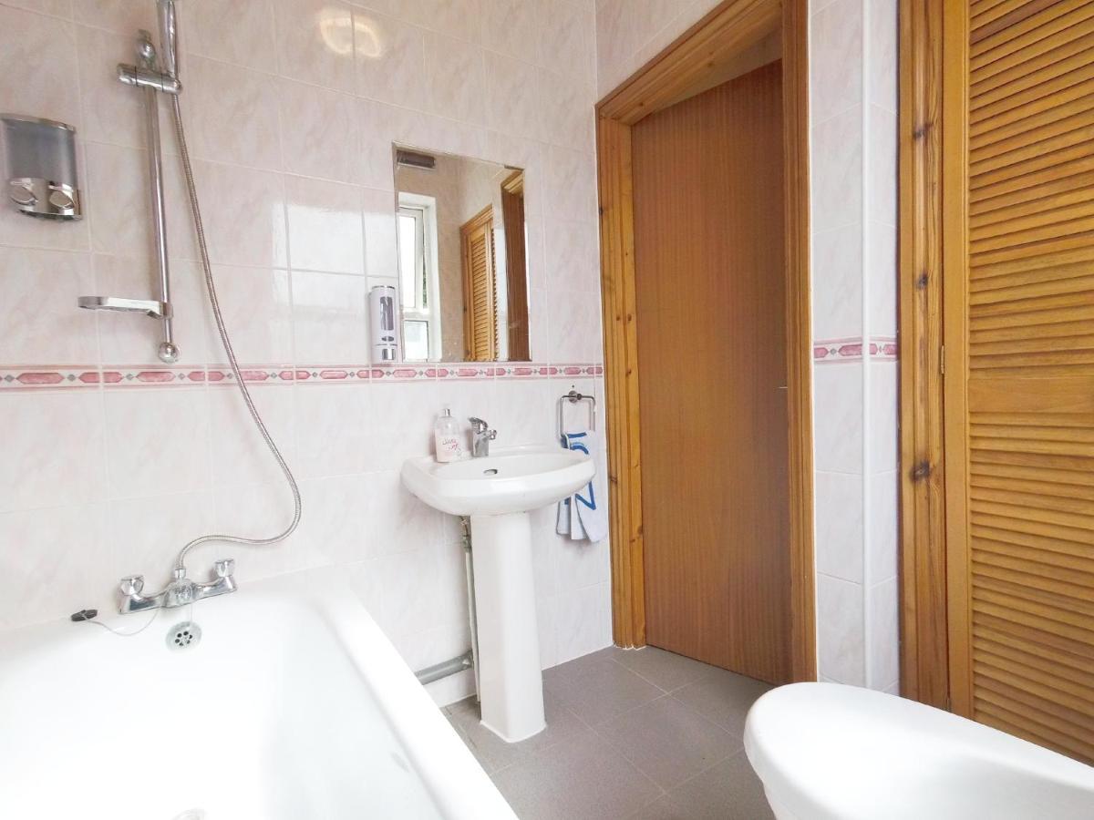 Carnation Flat A In Wembley Leilighet London Eksteriør bilde