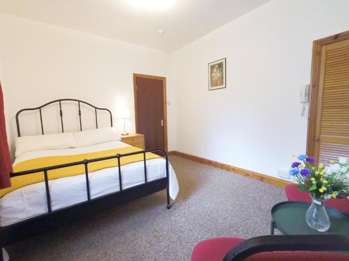 Carnation Flat A In Wembley Leilighet London Eksteriør bilde