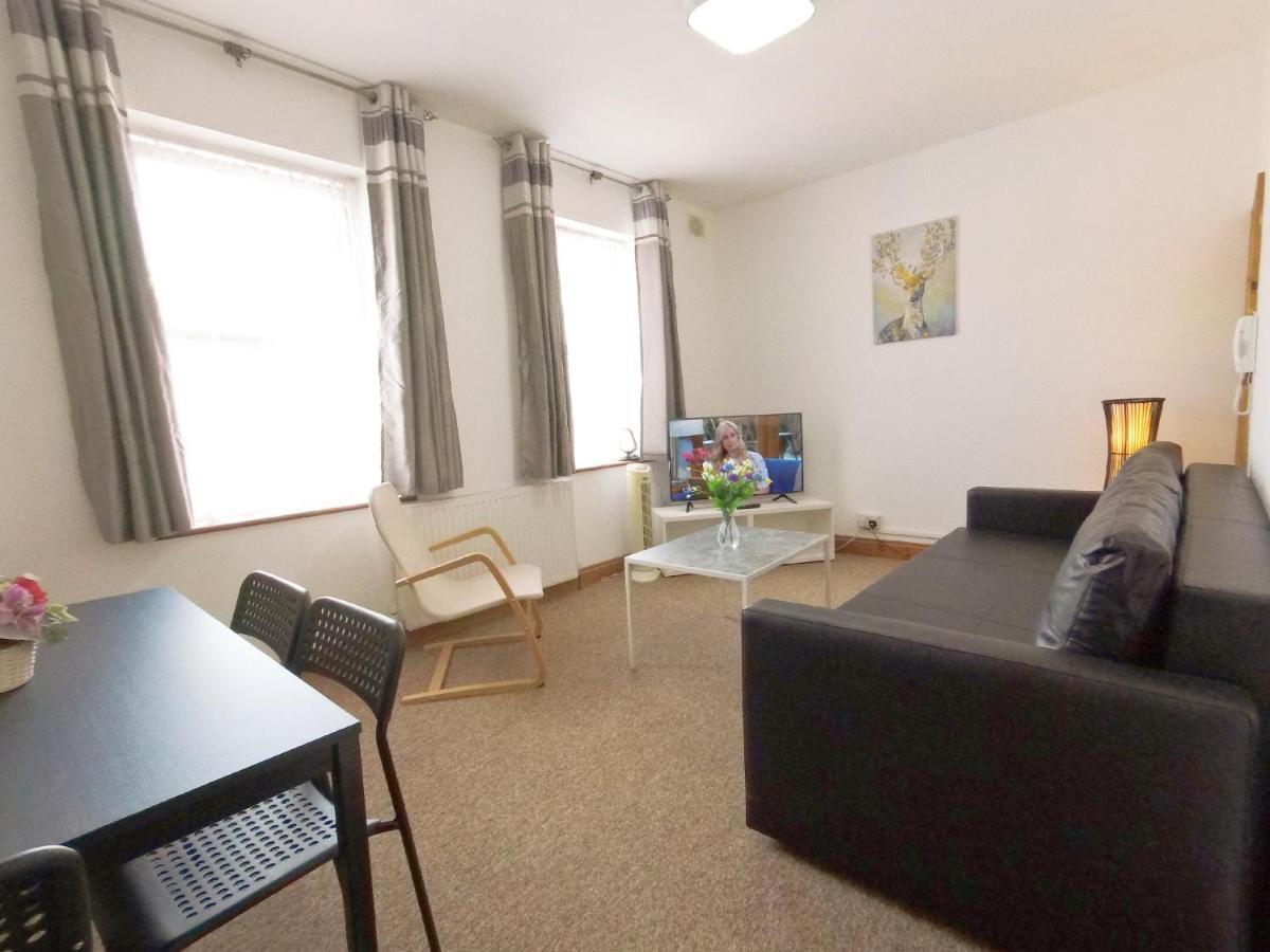 Carnation Flat A In Wembley Leilighet London Eksteriør bilde