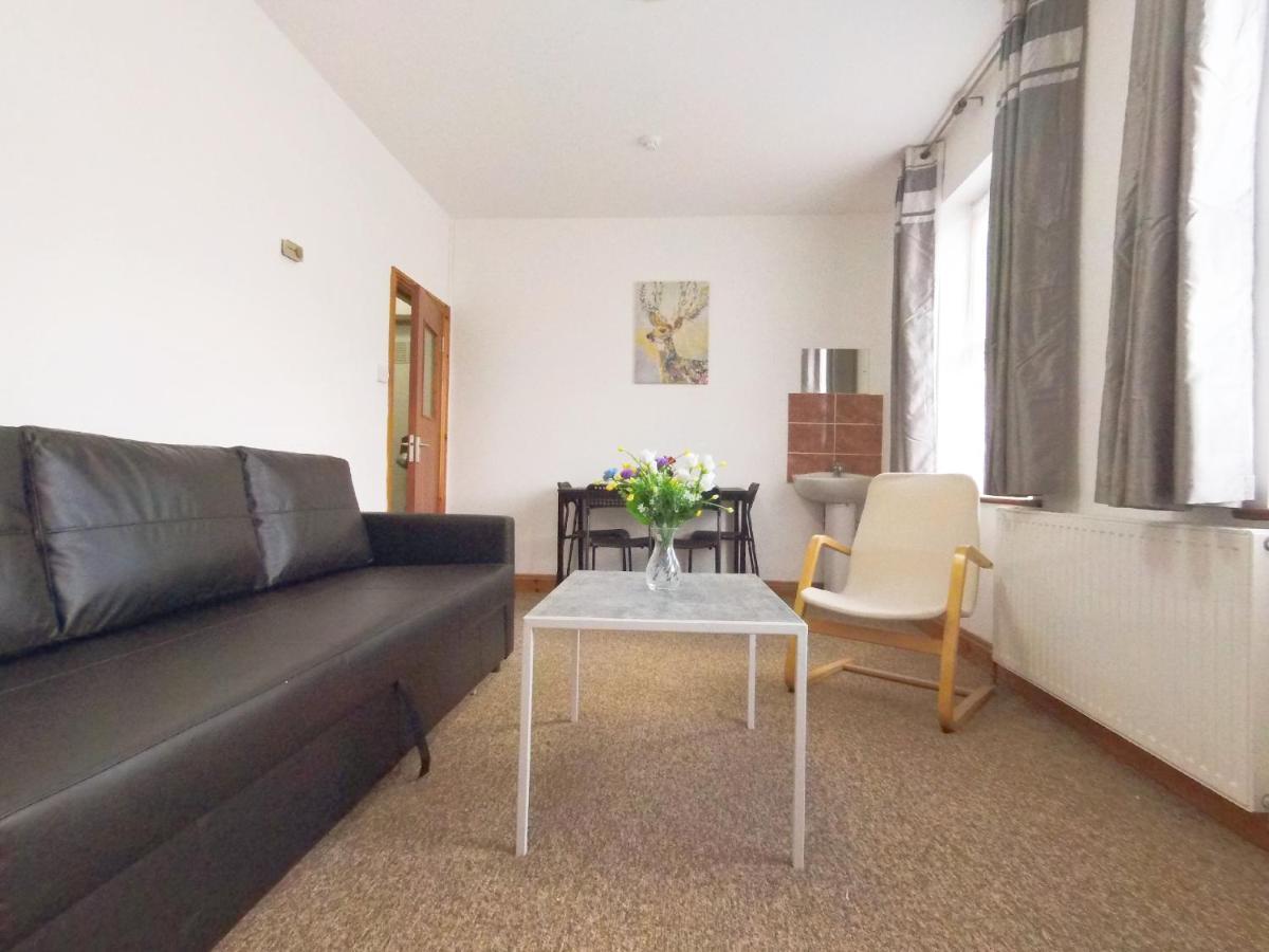 Carnation Flat A In Wembley Leilighet London Eksteriør bilde